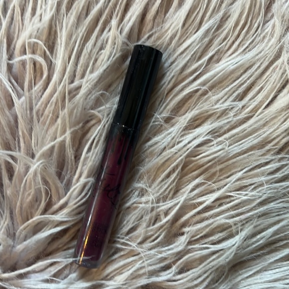 COPY - COPY - Kylie Cosmetics Lipstick - Picture 11 of 14